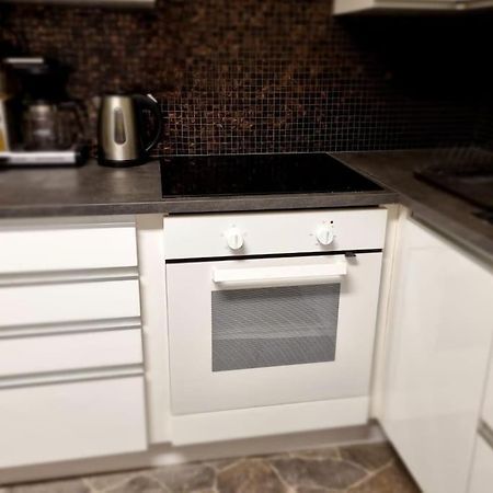 Apartment In The City Center โรวานิเอมิ ภายนอก รูปภาพ