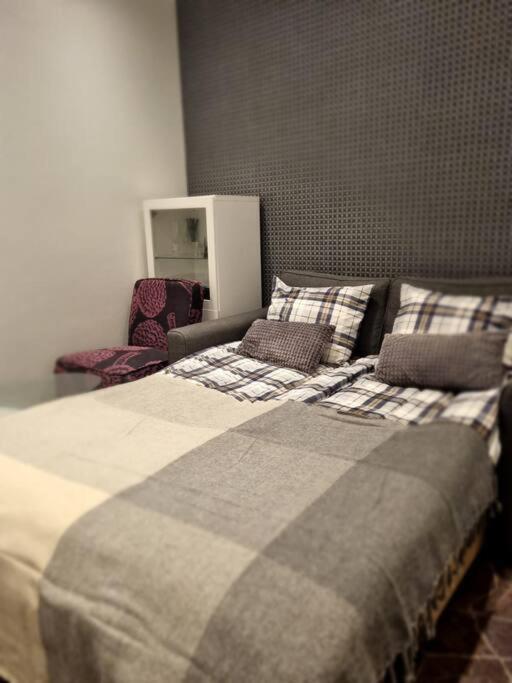 Apartment In The City Center โรวานิเอมิ ภายนอก รูปภาพ